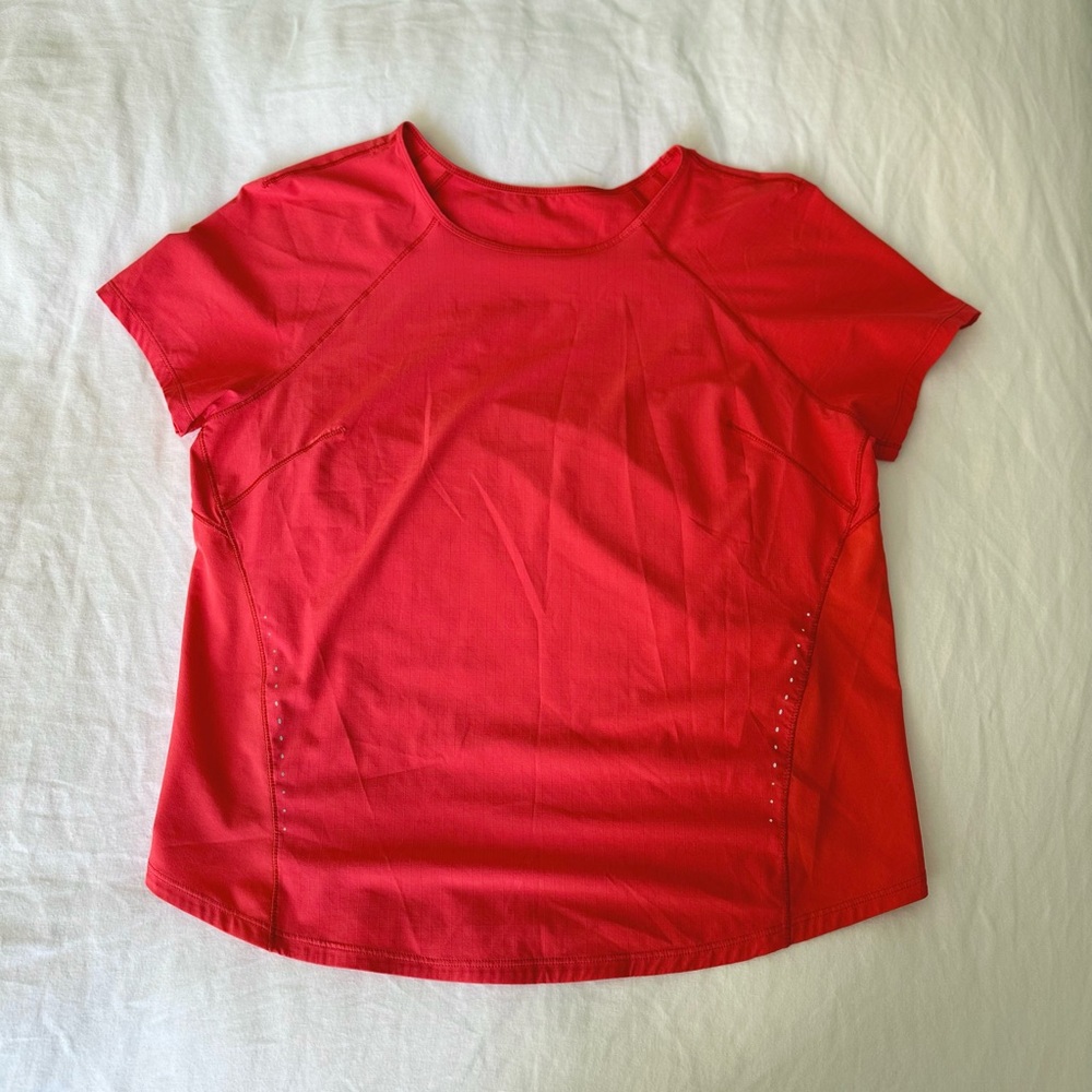 Lululemon Athletica Red Short Sleeve Tee